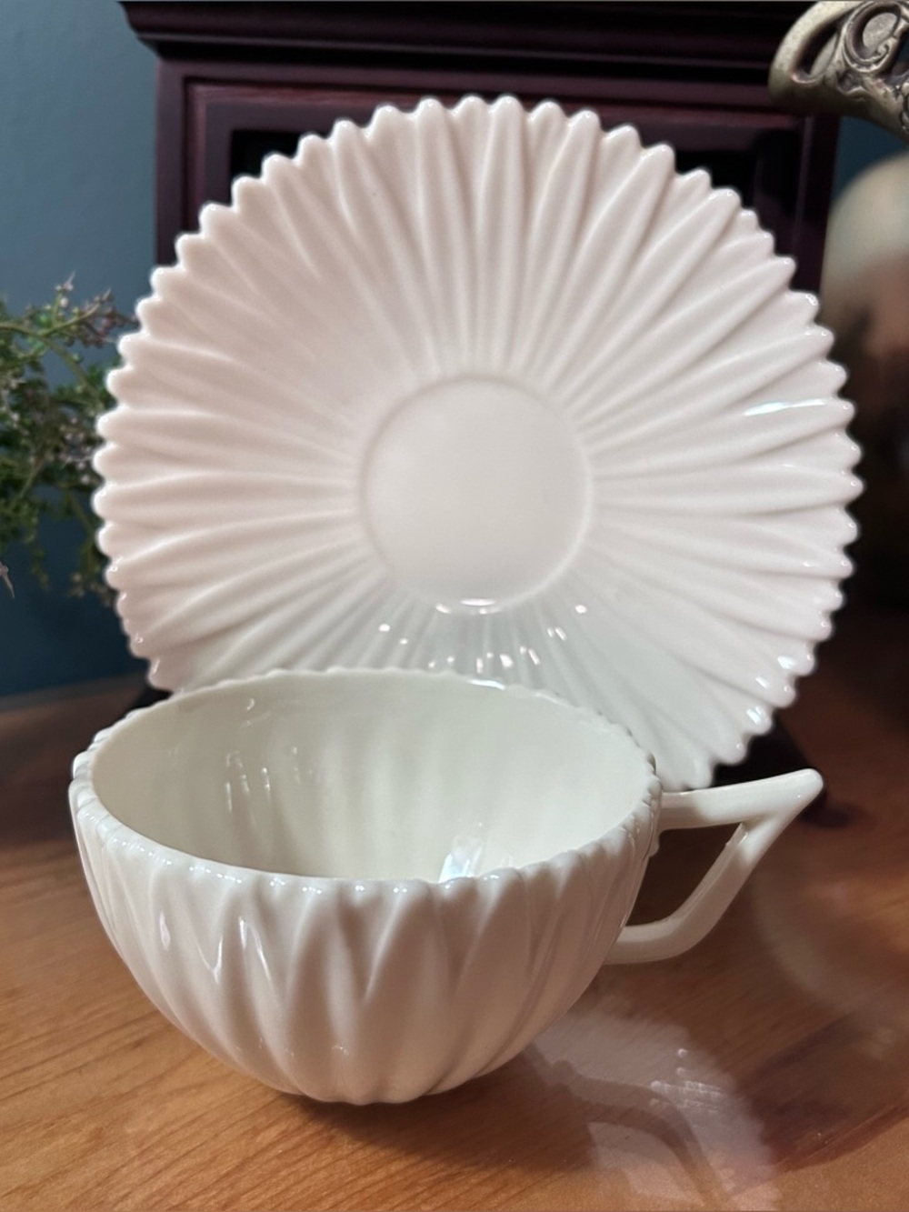 ☕️ (UT) Petal Patterned Cup and Saucer
